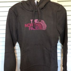 NWT The North Face half done hoodie